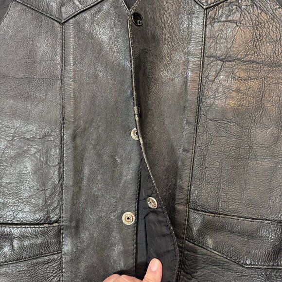 UNIK Men's Black Leather Motorcycle Vest Sz 42 Snaps Lace-Up Sides Pockets Biker - Picture 15 of 16